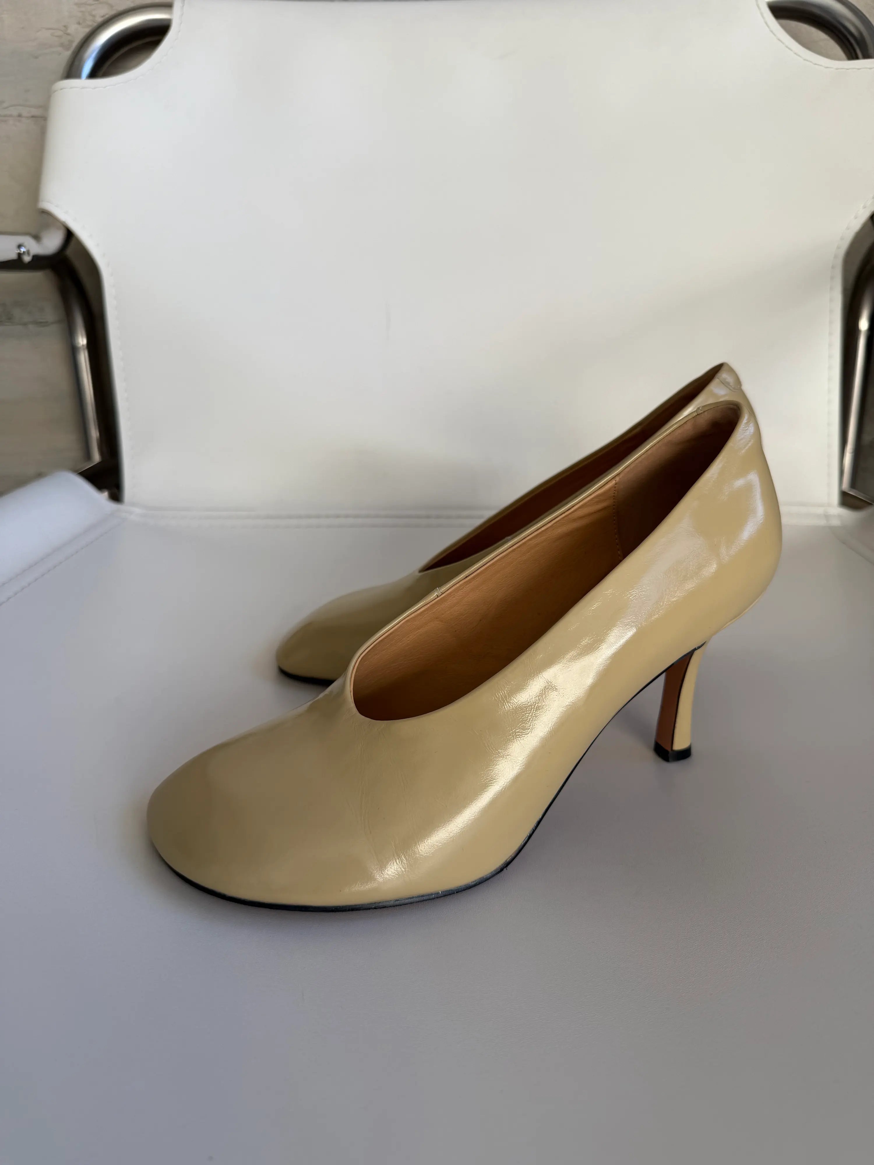 Leather High-heel Shoes - Butter